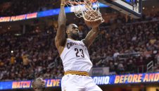 Имаме финал! Кливланд се върна в битката с разгром