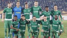 Херо забива Вандерсон на пейката