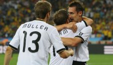 Могъща Германия съсипа Австралия