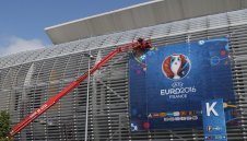 Стачки във Франция броени дни преди Евро 2016