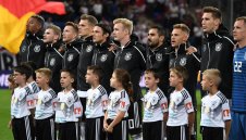 Йоги зачеркна Боатенг и тер Стеген