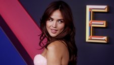 Новото гадже на Гришо сменя мъжете като носни кърпи