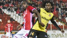 Левски е на крачка от звезда на Ботев