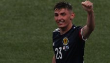 Шотландски национал е с коронавирус