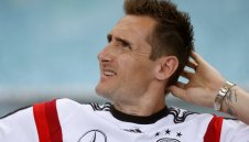 Клозе спира с футбола догодина