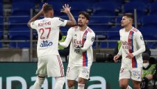 Лион мачка във Франция, опъна 4 пъти Лориен