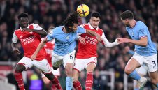 Футболни агенти ликуват: Падна таванът на хонорарите в Англия