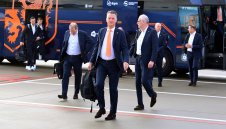 Ван Гаал пребори рака и посяга към най-важния си трофей