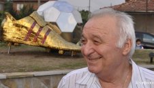 Жеката за Меси: Десният крак му служи само за подпиране