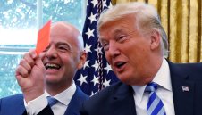 Инфантино не иска испанците да ритат в САЩ