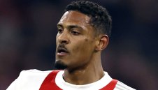 Новата звезда на Дортмунд се усмихва след операцията