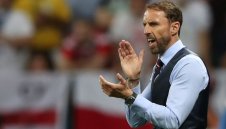 Вдигат двойно заплатата на Саутгейт