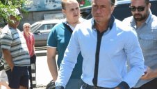 Левски бута и Сектор "Б"