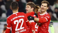 Байерн си върна върха след бой над Волфсбург