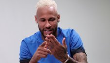 Неймар вече е в Барселона, ПСЖ иска да завърши трансфера още днес