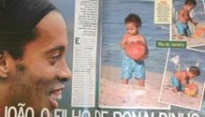 Папараци снимаха сина на Роналдиньо