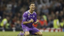 Зидан вярва, че Роналдо остава в Реал