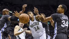 Голдън Стейт този път не загуби от Бъкс