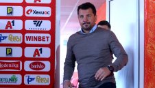 Ще има ли треньорска рокада? ЦСКА привика Крушчич