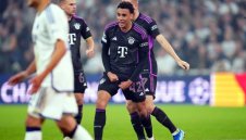 Играч на Байерн залюби секси кака + СНИМКИ