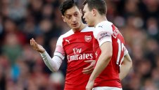 Арсенал ще бъде без Йозил в дербито срещу Ливърпул днес
