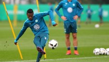 Марио Гомес и Луис Густаво са готови за игра