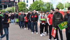 Фенове на Ман Юнайтед ядат бой в Полша