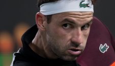 Гришо ги почва в Париж тази вечер