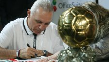 Престиж: Избраха Стоичков за крило №5 в историята