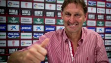 Тони Адамс разкритикува Емери: Официалният му дебют бе разочарование!