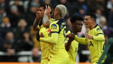 Задна ножица донесе точка на Тотнъм в Нюкасъл