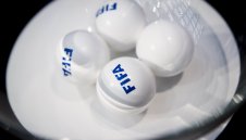 Футболните агенти ядоха исторически пердах от ФИФА в съда