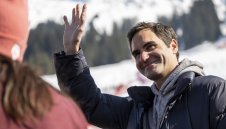 Завръща се! Вижте кога ще видим Федерер на корта