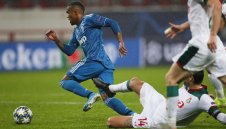 Ас на "Старата госпожа" се облече като жена + ВИДЕО