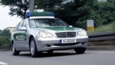 Полицаите със забрана да красят патрулките си с германския флаг