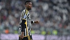 Юве слага Погба на сергията