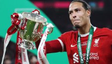 Напуска ли Ливърпул? Ясно е бъдещето на Ван Дайк