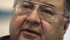 Алишер Усманов е на път да се превърне в основен акционер на Арсенал