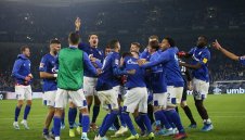 Шалке излезе втори в Германия след голяма драма