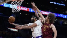 Нищо ново. ЛеБрон и Лейкърс продължават със загубите