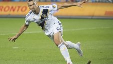 Бомба в Италия! Милан си връща Златан Ибрахимович