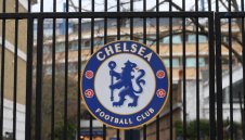 Обрат! Продажбата на Челси чука на вратата
