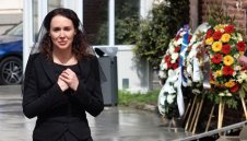 Емоционално! Мария Петрова трогна всички на поклонението на Боби Михайлов