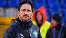 "Вън, нещастник"! Ултраси на Берое искат главата на треньора Сагерас