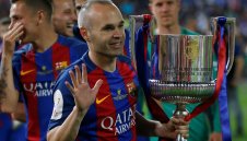 Гуардиола "обработва" Иниеста