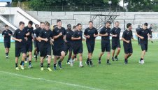 Славия се издъни при представянето на отбора