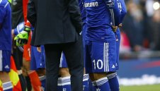 Специалния нареди Азар до Меси и Роналдо