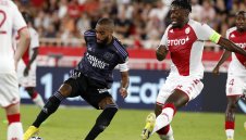 Лаказет не може да говори, ще го оперират