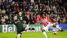 Голово шоу! Експериментален Ливърпул падна от ПСВ, но финишира на върха