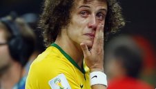 Давид Луис се извини на бразилския народ